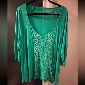 Cable & Gauge green crochet front half sleeve top